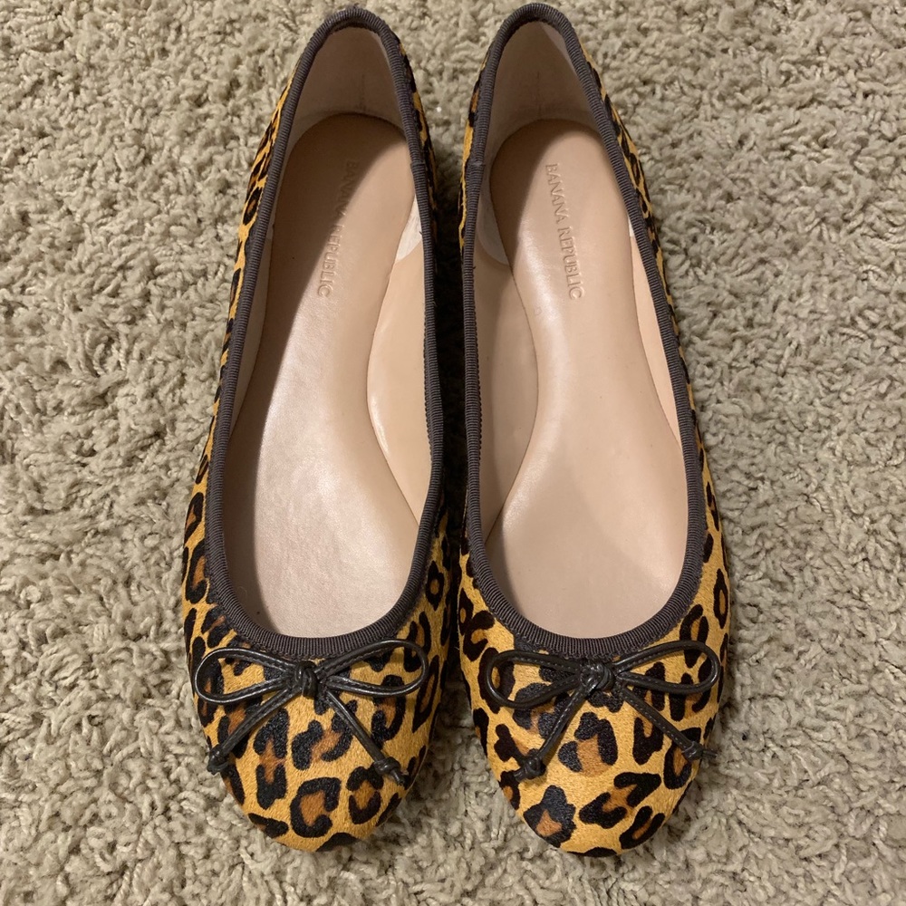 Banana republic leopard ballet flats